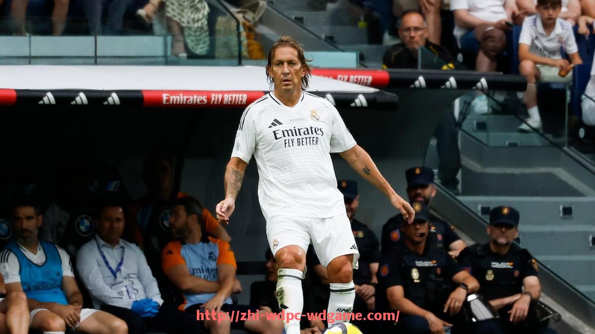 问鼎娱乐官方网站-王峰足球运动员CBA：王峰在足球和CBA的跨界表现