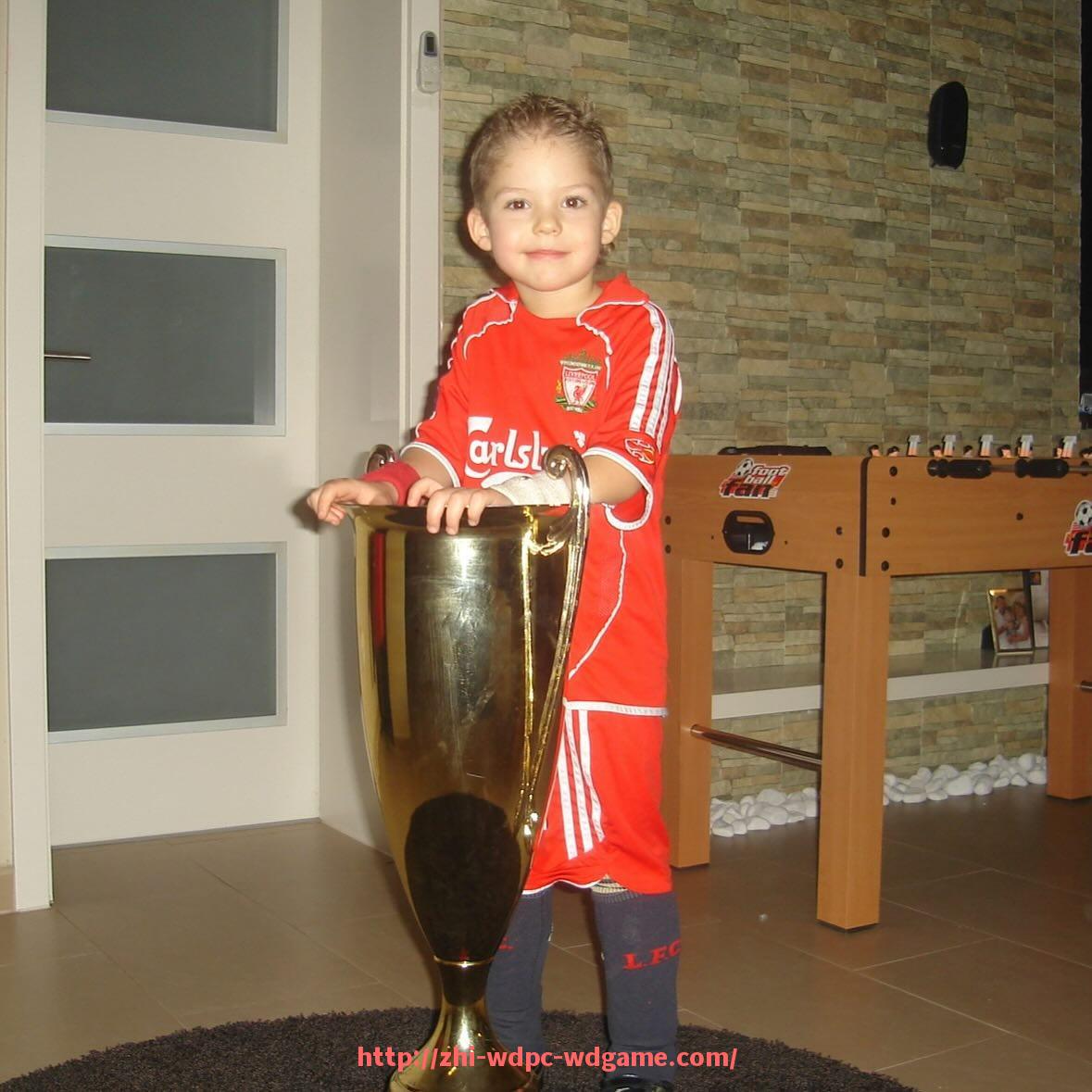 问鼎娱乐官方网站-法甲球员数据统计及核心球员表现趋势分析